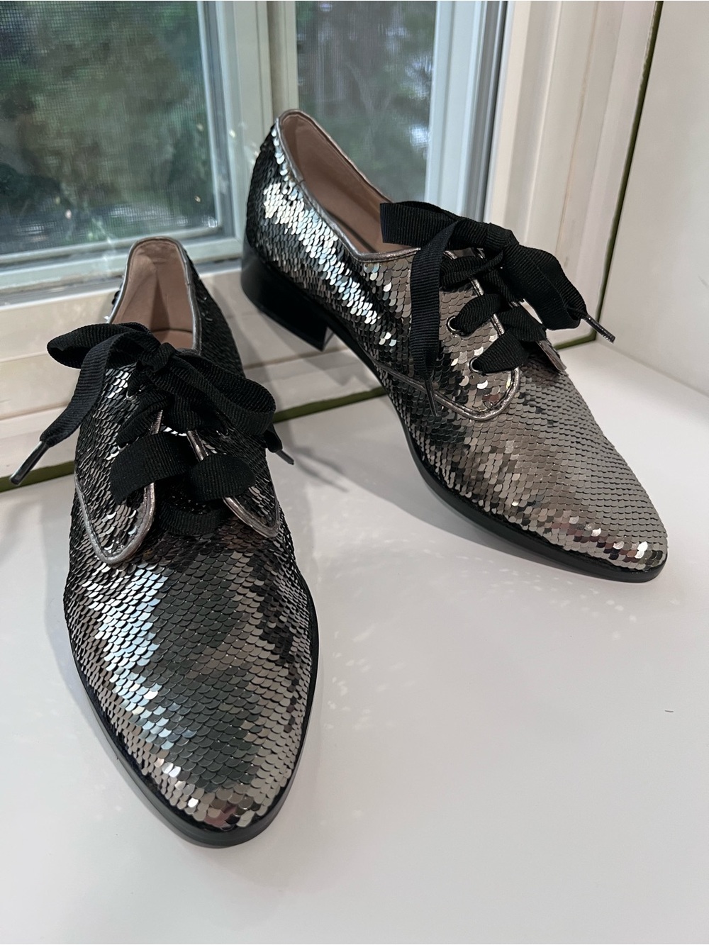 Louise et Cie Silver Sequin Lace-Up Flats 37.5 fits US7